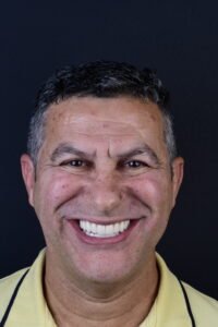 Retrato de homem sorrindo